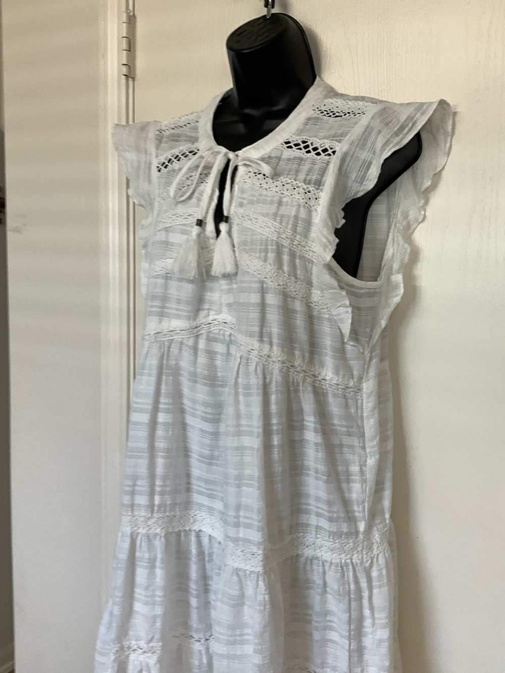 Knox Rose White Tiered Tassel-Front Lace Dress - Picture 2 of 5